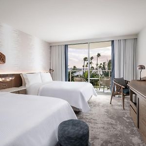 Kukahi – Queen Room Two Queen Beds Ocean View – Mid Floor